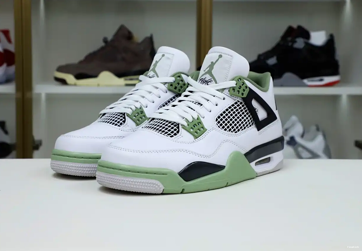 4 JORDAN AIR 